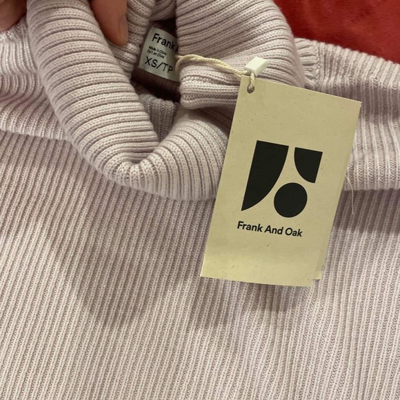 The merino turtleneck sweater in soft orchid - Picture 4 of 6